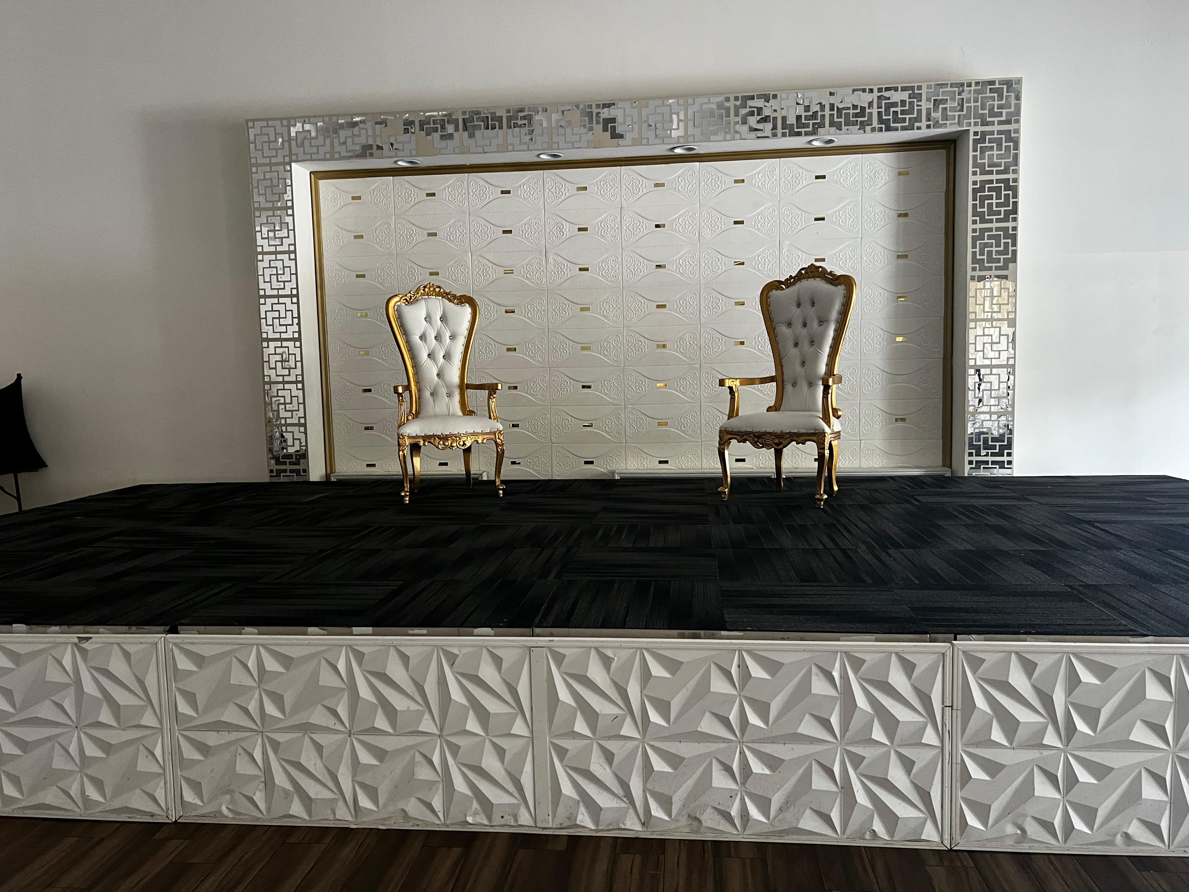 Couples Set Thronette Chairs - White and Gold